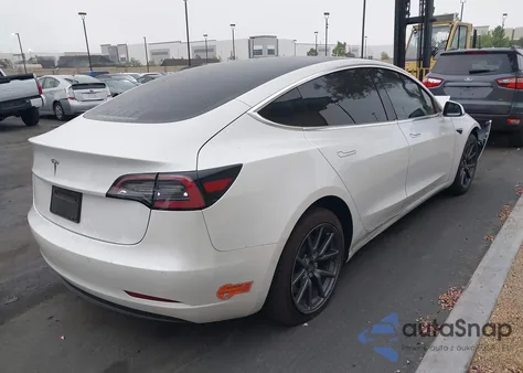 2020 Tesla Model 3 Standard Range Plus Rear-Wheel Drive/Standard Range Rear-Wheel Drive z USA, uszkodzony, nr VIN 5YJ3E1EAXLF805144